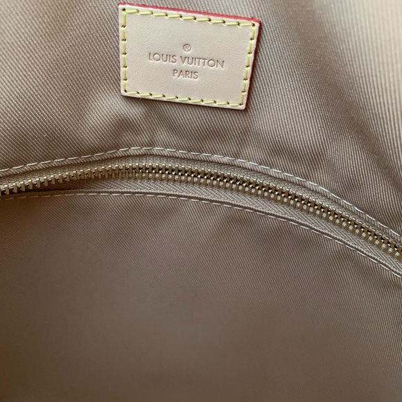 Sold - New Louis Vuitton Graceful MM - Picture 13 of 16